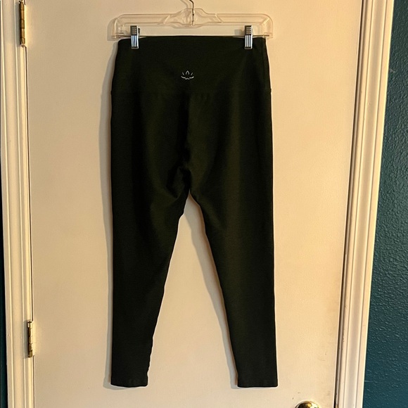 Beyond Yoga Green High Waisted Leggings - Picture 5 of 6